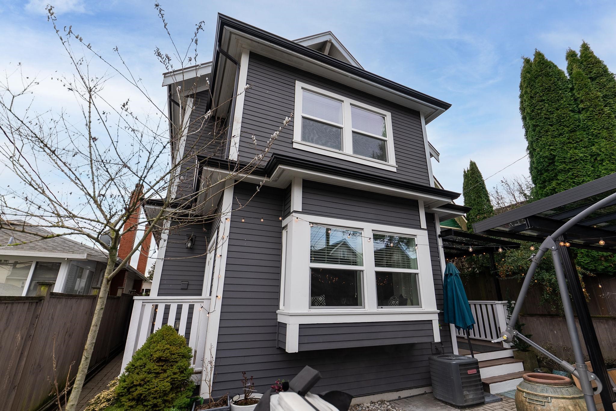 1371 13th Avenue E, Vancouver, BC, V5N 2B5