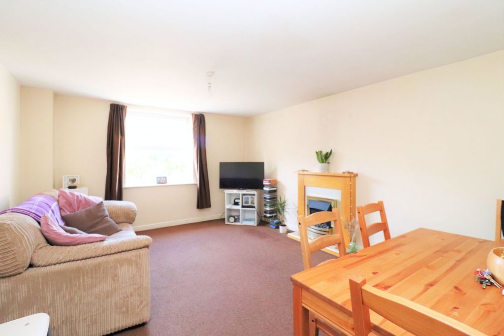 Additional image 2 of 2 bed flat for saleFallow Crescent, Hedge End SO30