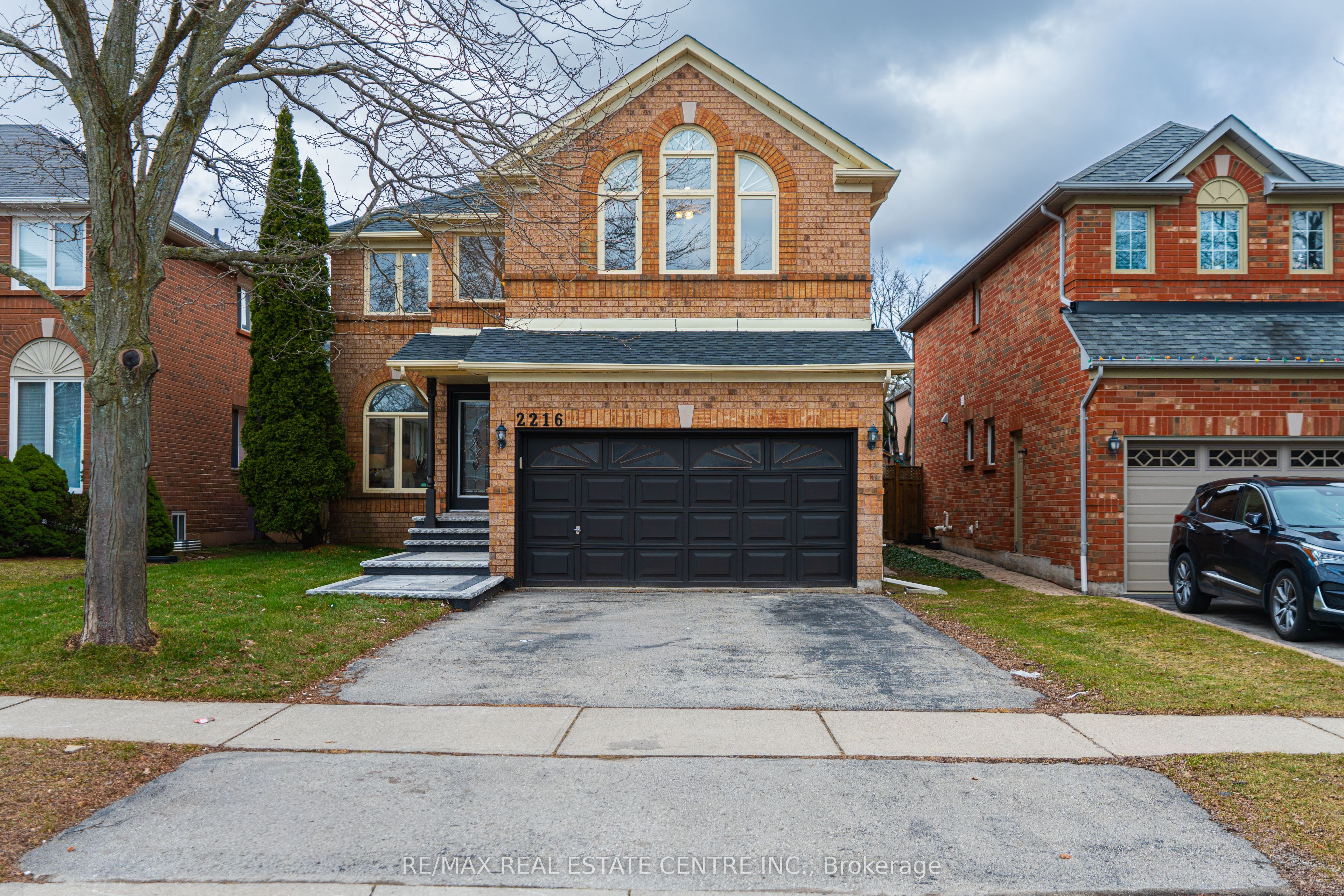 2216 Vista Oak Road, Oakville, ON, L6M 3L7