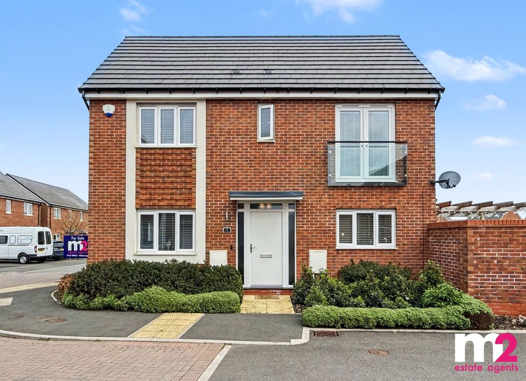 3 bed semi-detached house for saleAustenite Way, Newport NP19