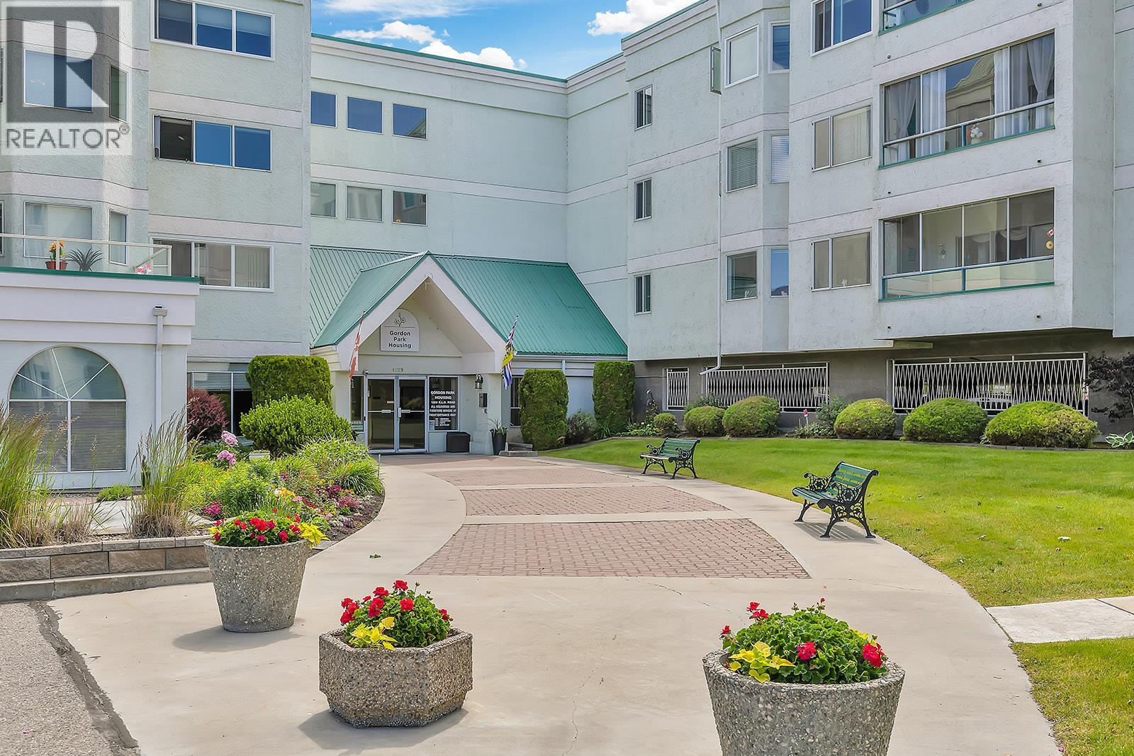 305-1329 Klo Road, Kelowna, BC, V1W3N9