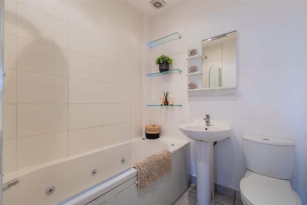 Additional image 13 of 2 bed flat for saleMarlborough Road, Penylan, Cardiff CF23
