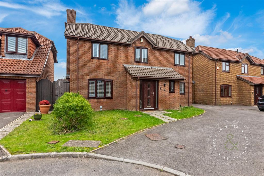 4 bed detached house for saleBaynton Close, Llandaff, Cardiff CF5