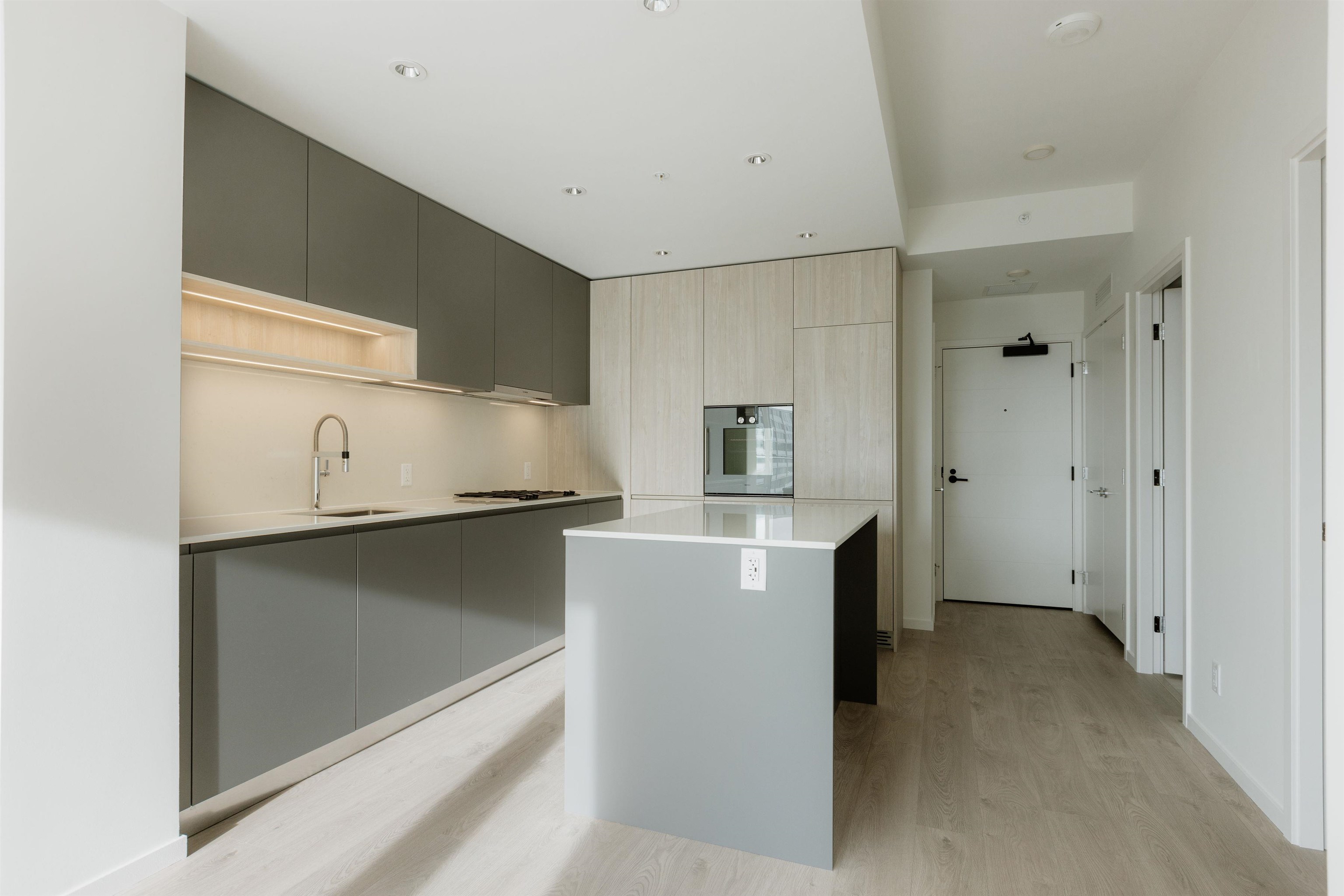 1104-6300 Minoru Boulevard, Richmond, BC, V6Y 0N1