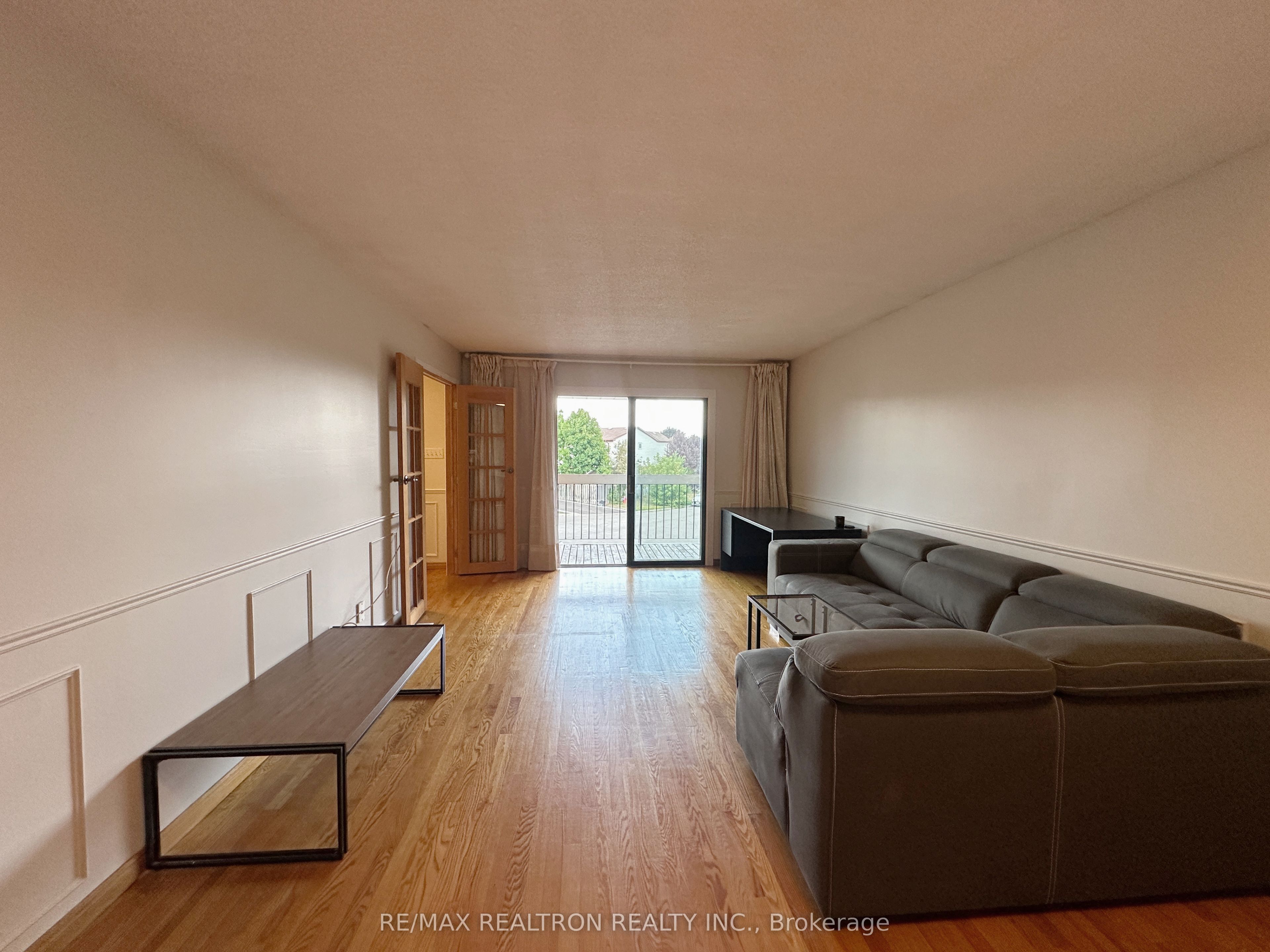 Additional image 2 of 928 Knollwood Court, Mississauga, ON, L5C 3L9