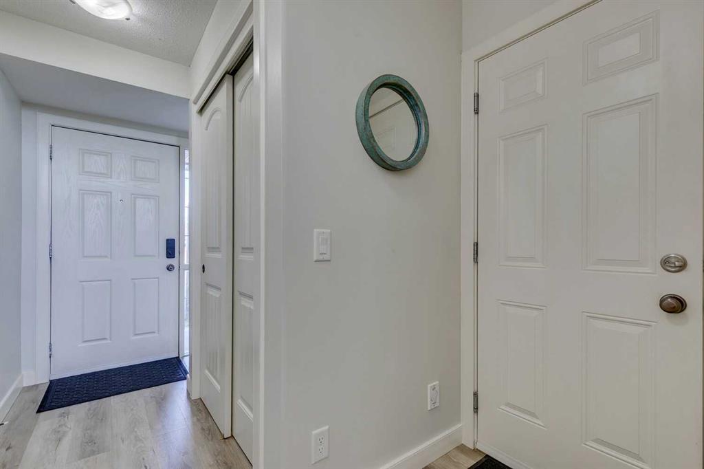 Additional image 3 of 44 Everridge Common SW, Calgary, AB, T2Y5G9