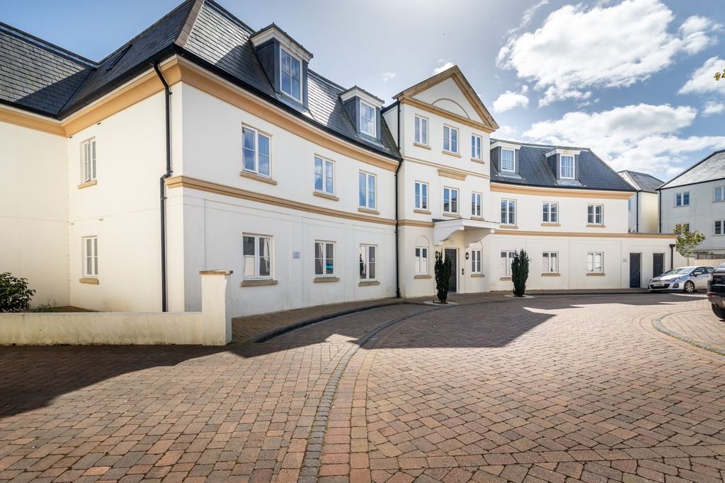1 bed flat for salePrinces Tower Road, St Saviour JE2 photo 3