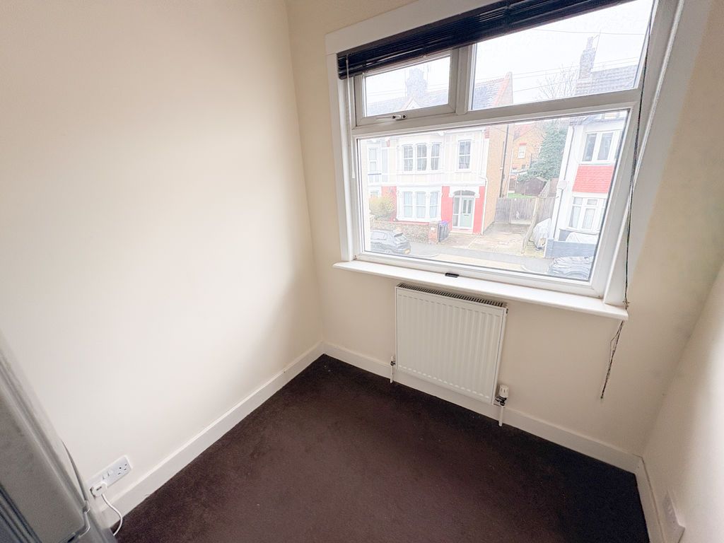 Additional image 5 of 2 bed flat for saleSouthview Drive, Westcliff-On-Sea SS0