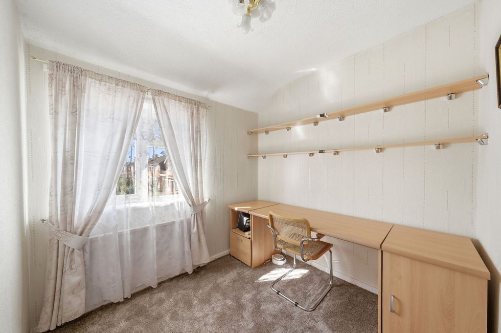 Additional image 14 of 5 bed semi-detached house for saleLong Reach Road, Cambridge CB4