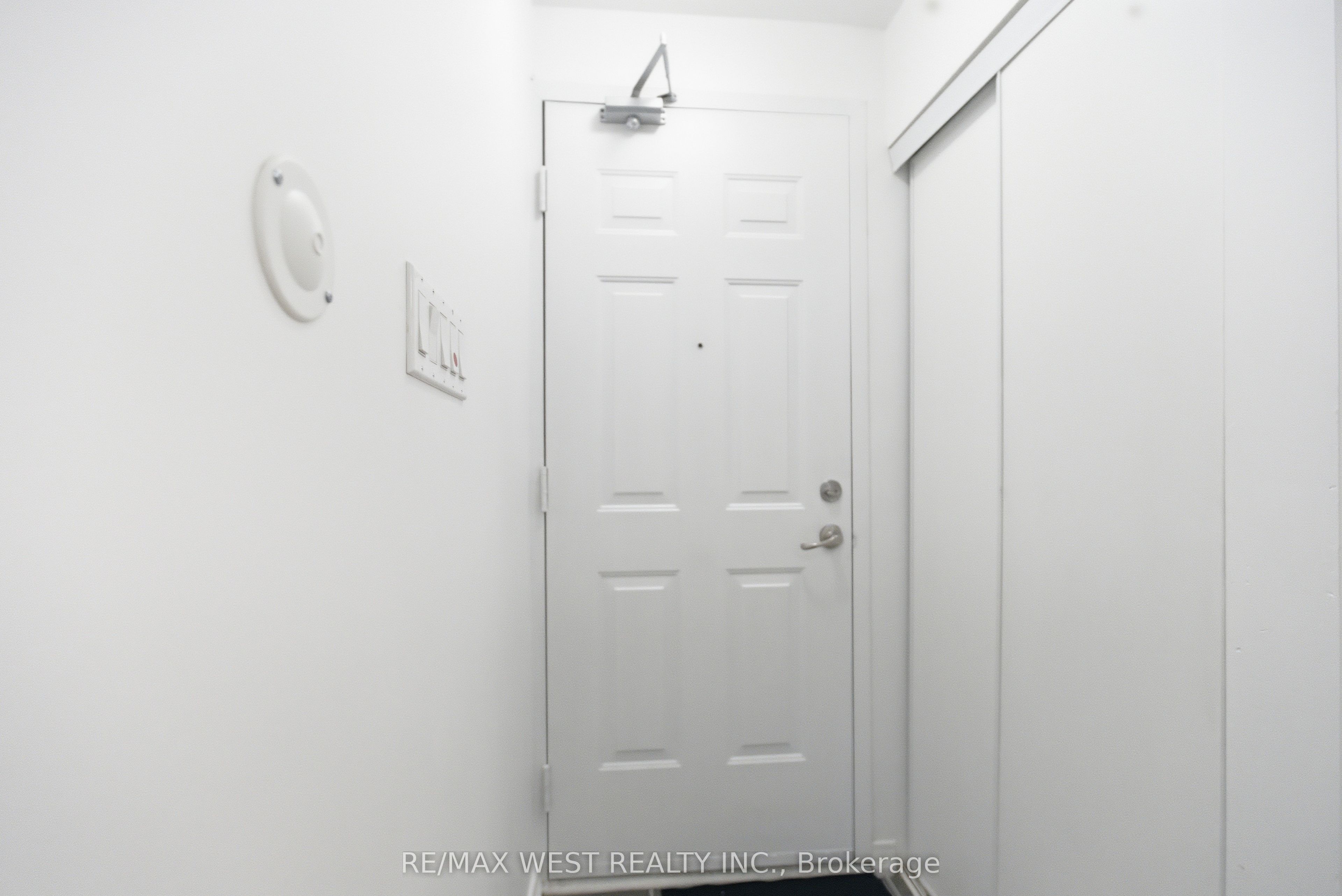 Additional image 4 of 254-19 Coneflower Crescent, Toronto, ON, M2R 0B5