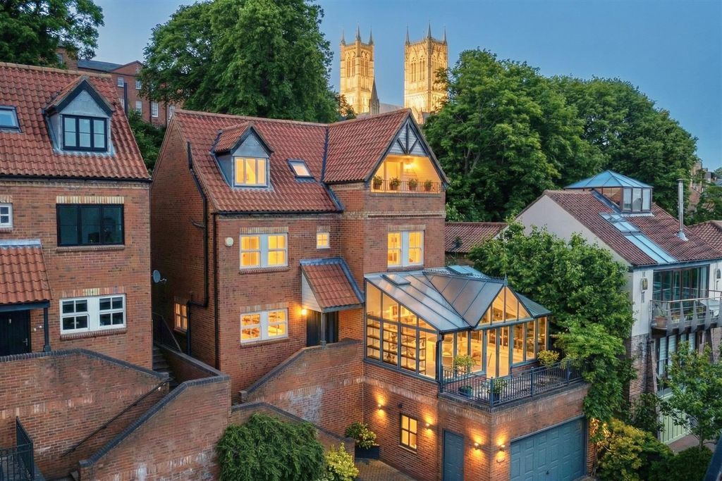 5 bed detached house for saleSt. Michaels Terrace, Lincoln LN1