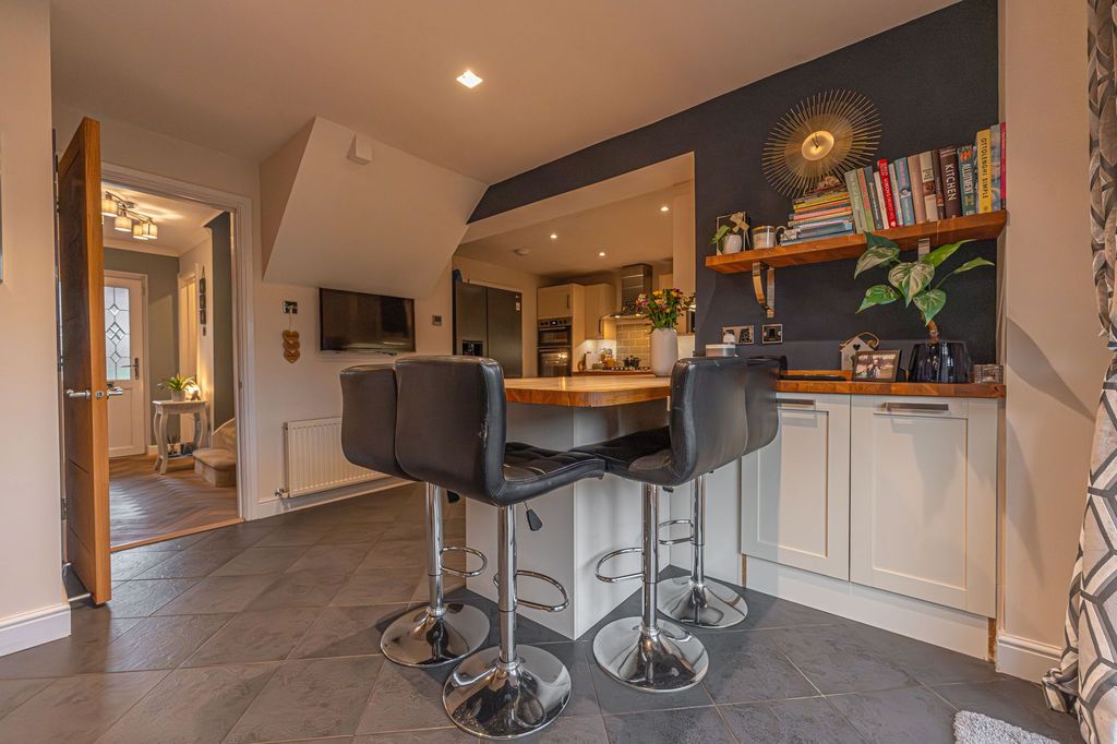 Additional image 8 of 4 bed detached house for saleHeronston Close, Undy NP26