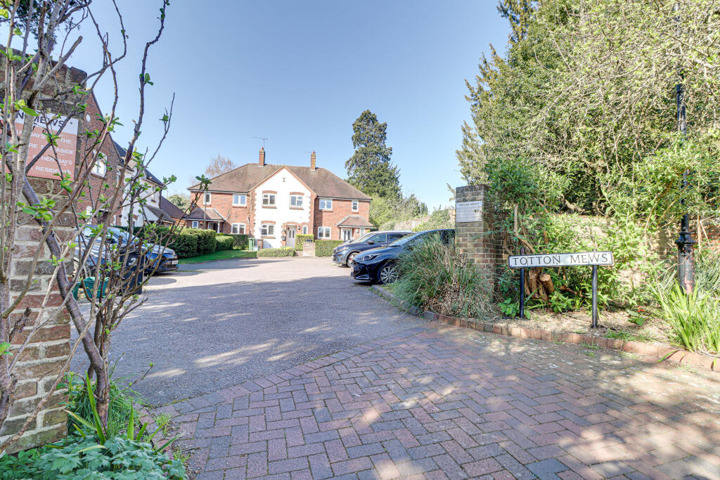 Additional image 14 of Totton Mews, High Street, Redbourn, AL3