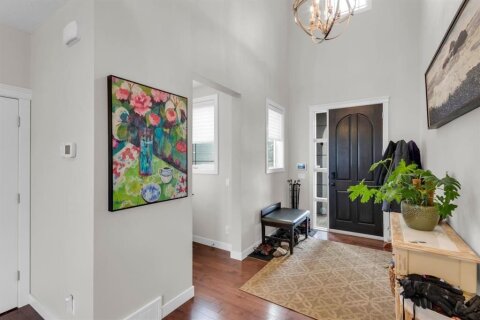 Additional image 8 of 68 Westland Crescent SW, Calgary, AB, T3H 0W1