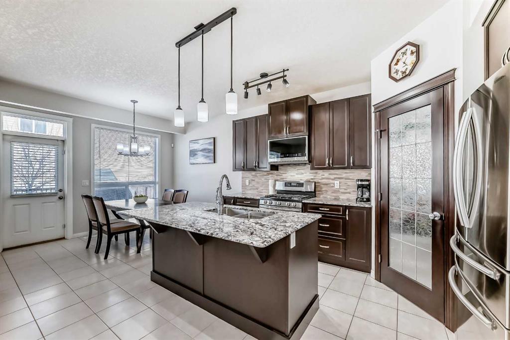 Additional image 4 of 795 New Brighton Drive SE, Calgary, AB, T2Z 1A1