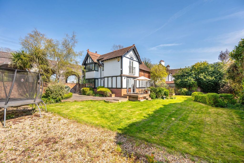 Additional image 4 of 4 bed detached house for saleChauntry Road, Maidenhead SL6