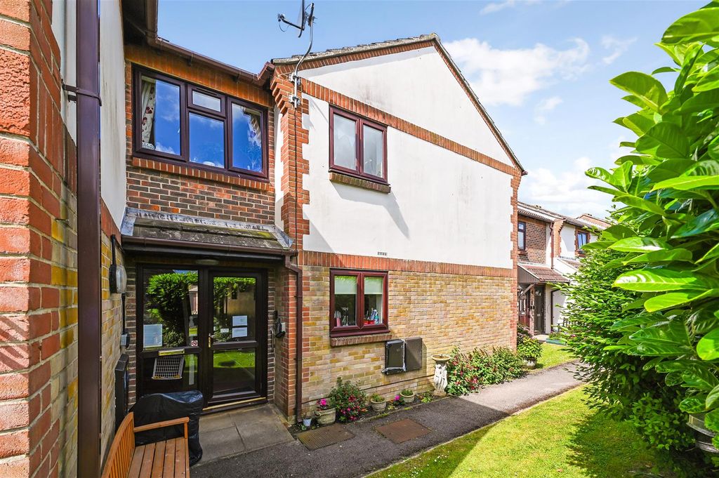 Additional image 2 of 2 bed flat for saleWindmill Court, East Wittering, Chichester PO20