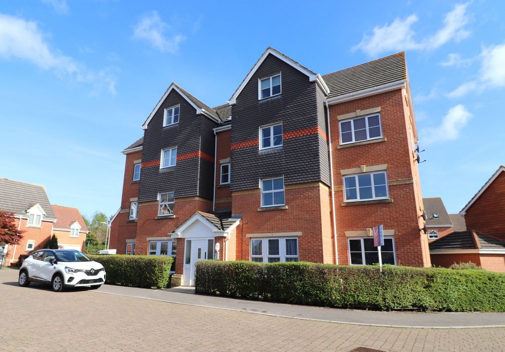 2 bed flat for saleFallow Crescent, Hedge End SO30