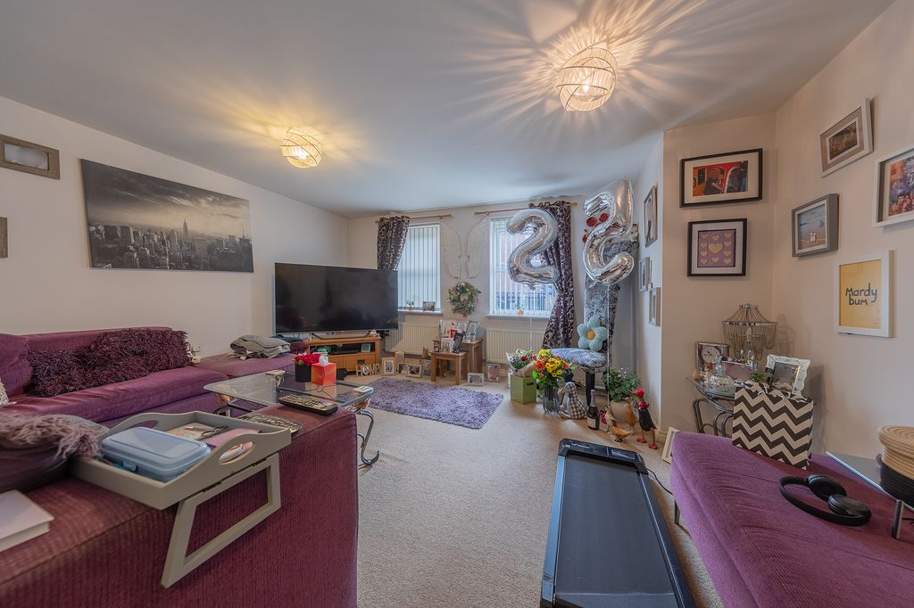 Additional image 2 of 2 bed flat for salePark Road, Ilkeston DE7