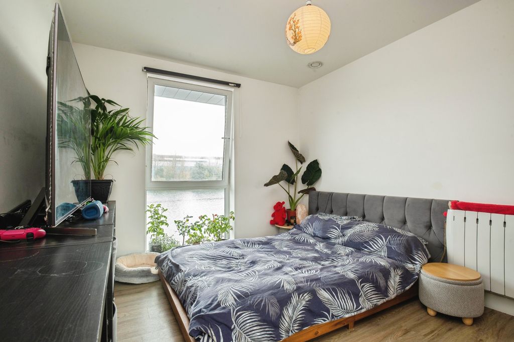 Additional image 10 of 2 bed flat for saleSchooner Drive, Cardiff CF10