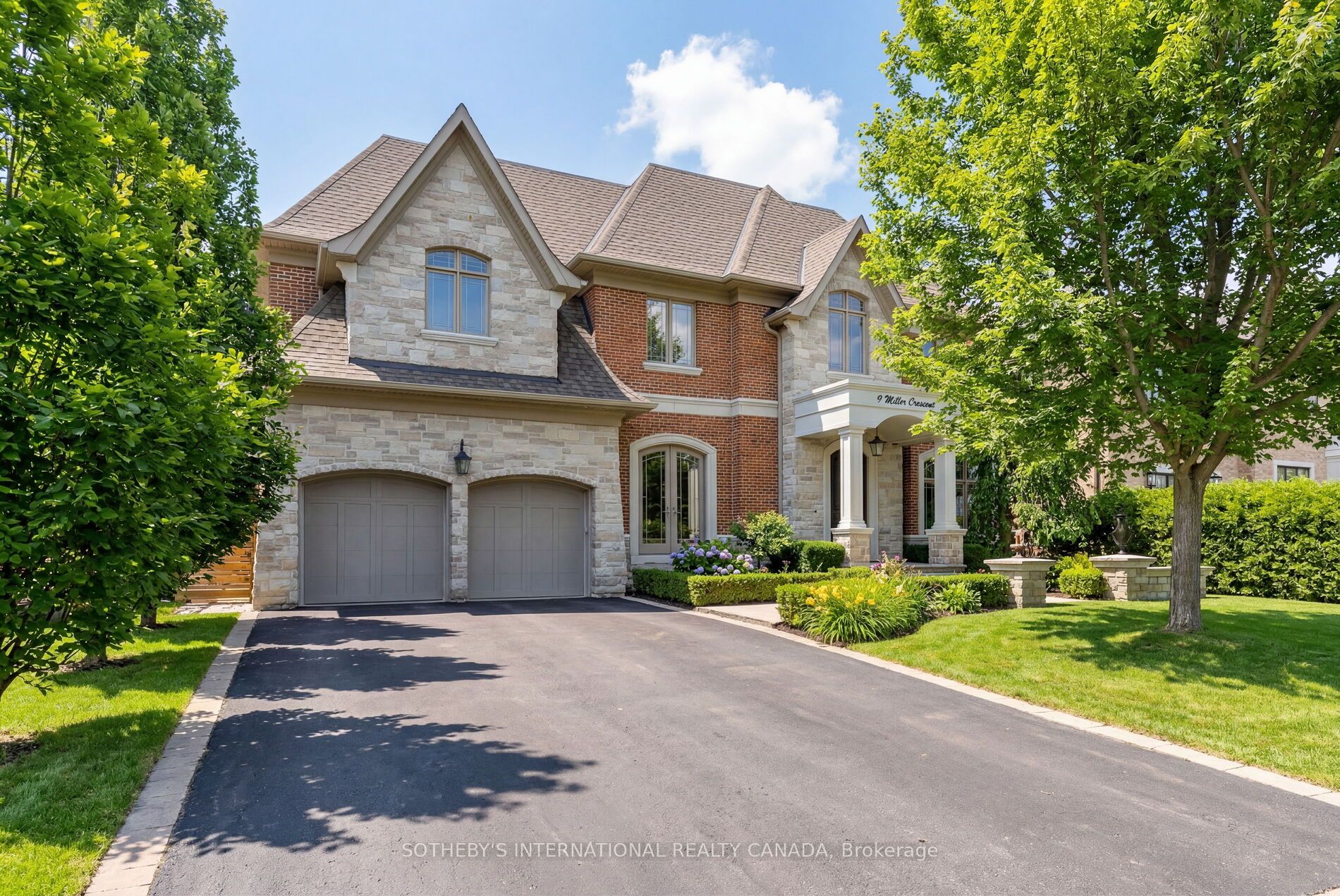 6 Weller Crescent, Vaughan, ON, L6A 1E4