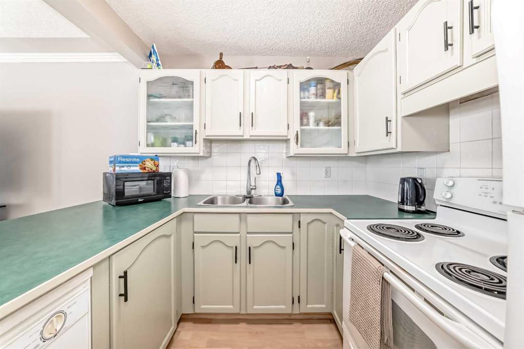 Additional image 5 of 144 Country Hills Villas NW, Calgary, AB, T3K 4S8