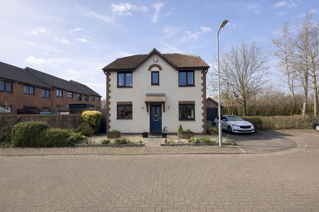 4 bed detached house for saleKember Close, Cardiff CF3