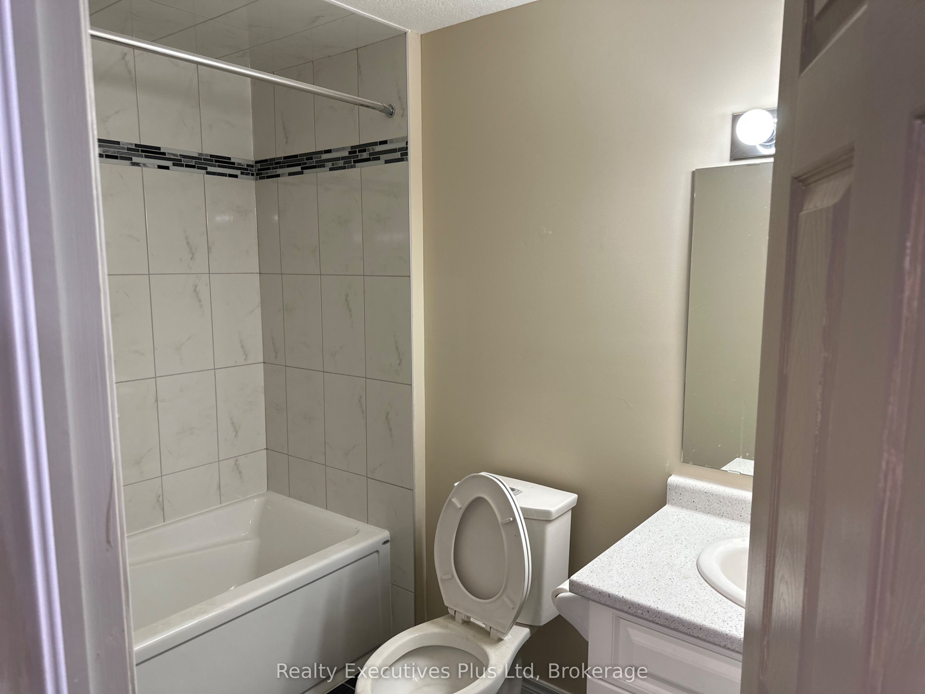 4 Ambrous Crescent, Guelph, ON, N1G 0G1 photo 2