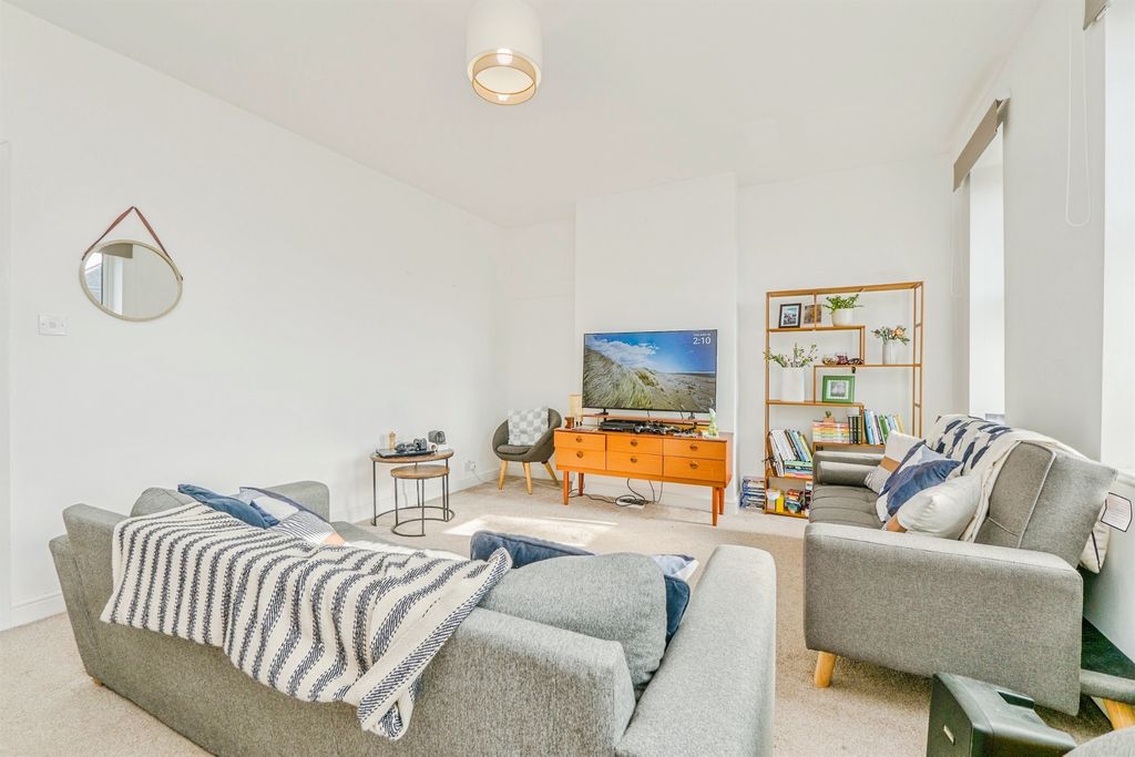 Additional image 8 of 2 bed flat for saleWyndham Crescent, Cardiff CF11