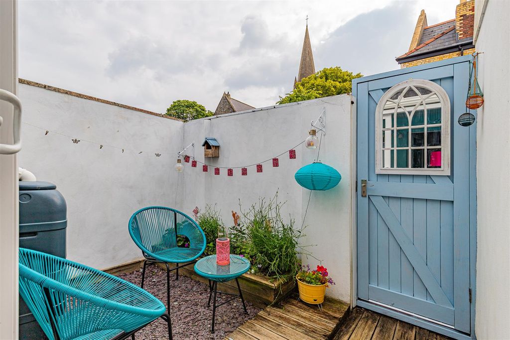 1 bed property for saleDenton Road, Canton, Cardiff CF5
