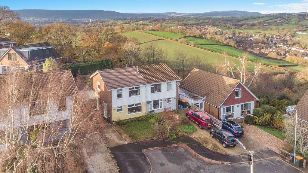 3 bed semi-detached house for saleEastfield Drive, Caerleon, Newport, Newport NP18