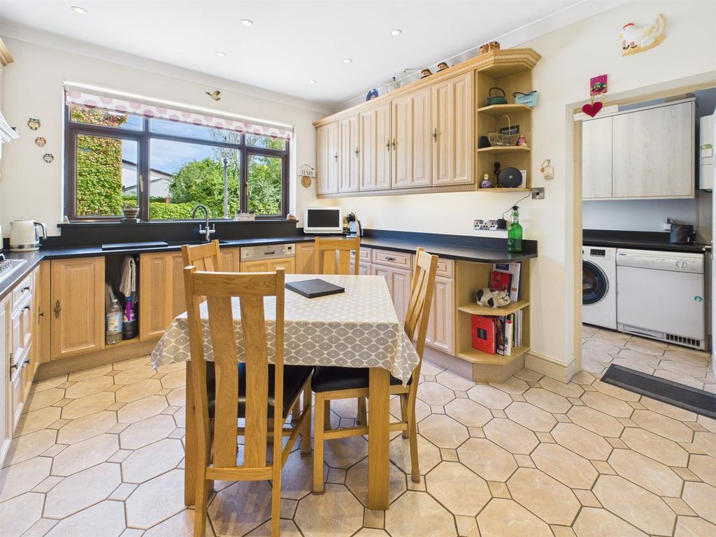Additional image 7 of 5 bed detached bungalow for saleChepstow Road, Caldicot NP26