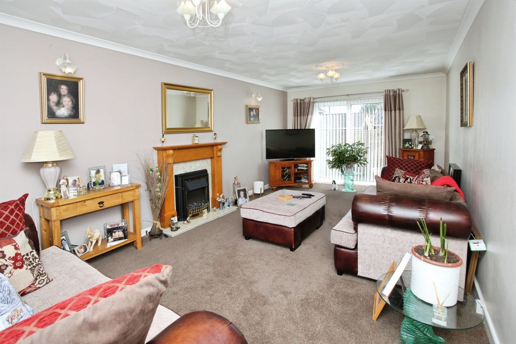 Additional image 4 of 3 bed detached house for saleKirrlach Close, Caldicot NP26