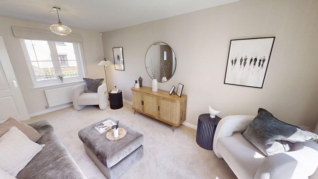 4 bed detached house for saleMerthyr Road, Govilon NP7 photo 5