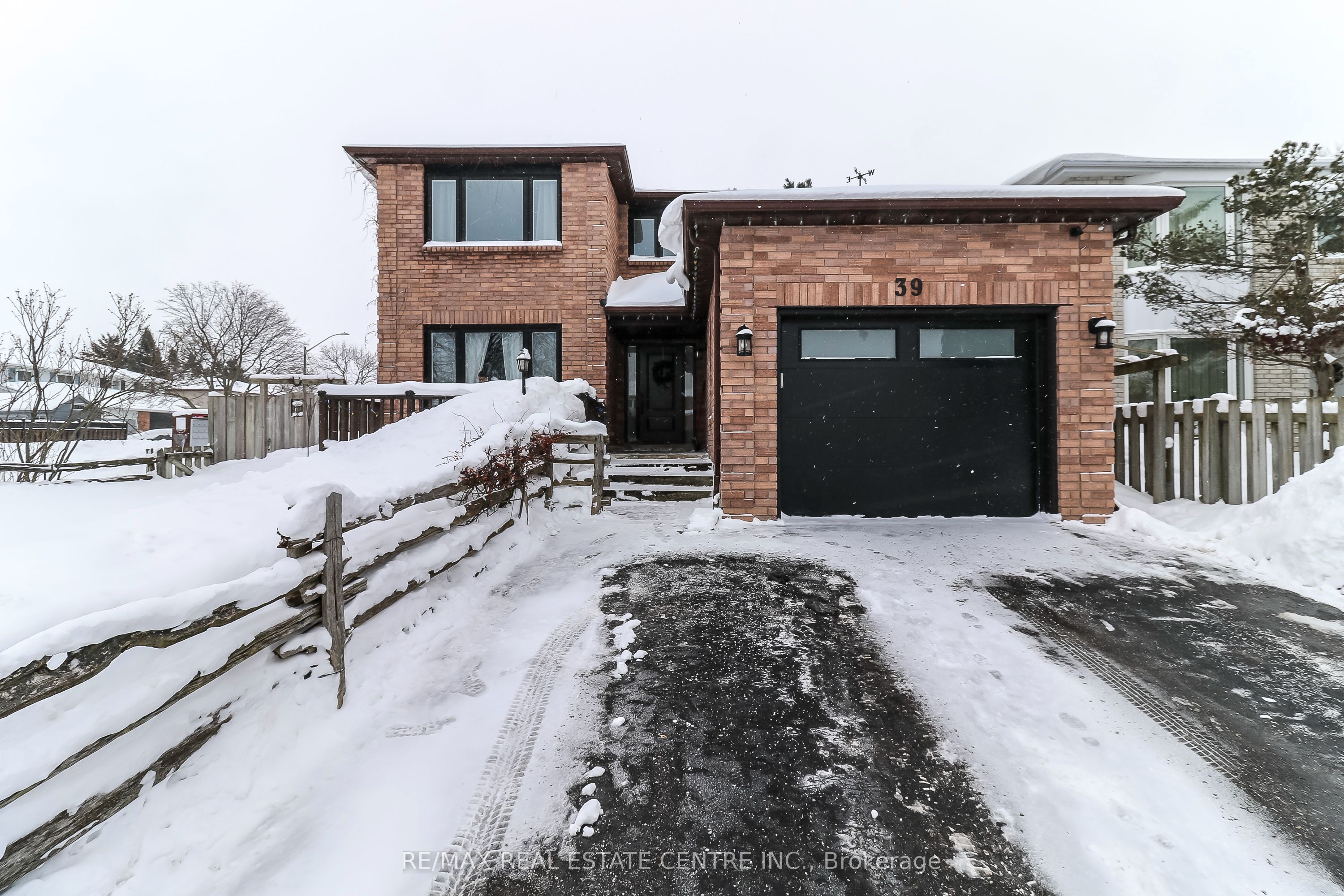 39 Cardinal Street, Barrie, ON, L4M 6C9