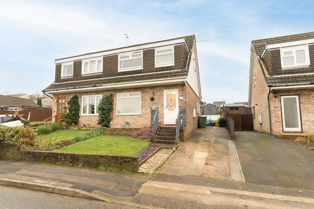 3 bed semi-detached house for salePalm Close, New Inn NP4