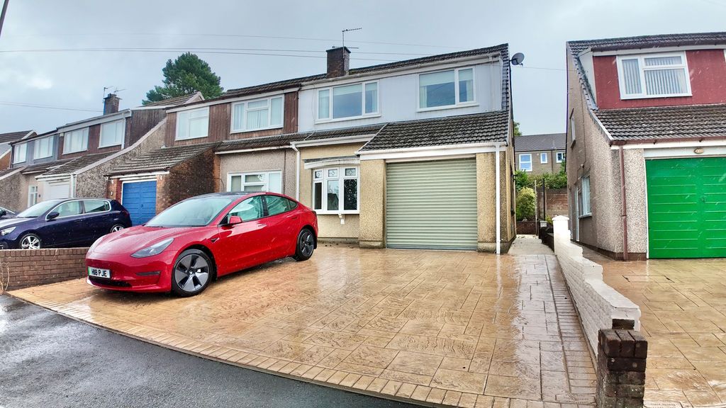3 bed property for saleElgar Close, Fairview NP12