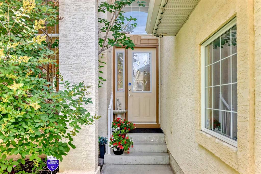 Additional image 3 of 40 Royal Highland Court NW, Calgary, AB, T3G4Y2