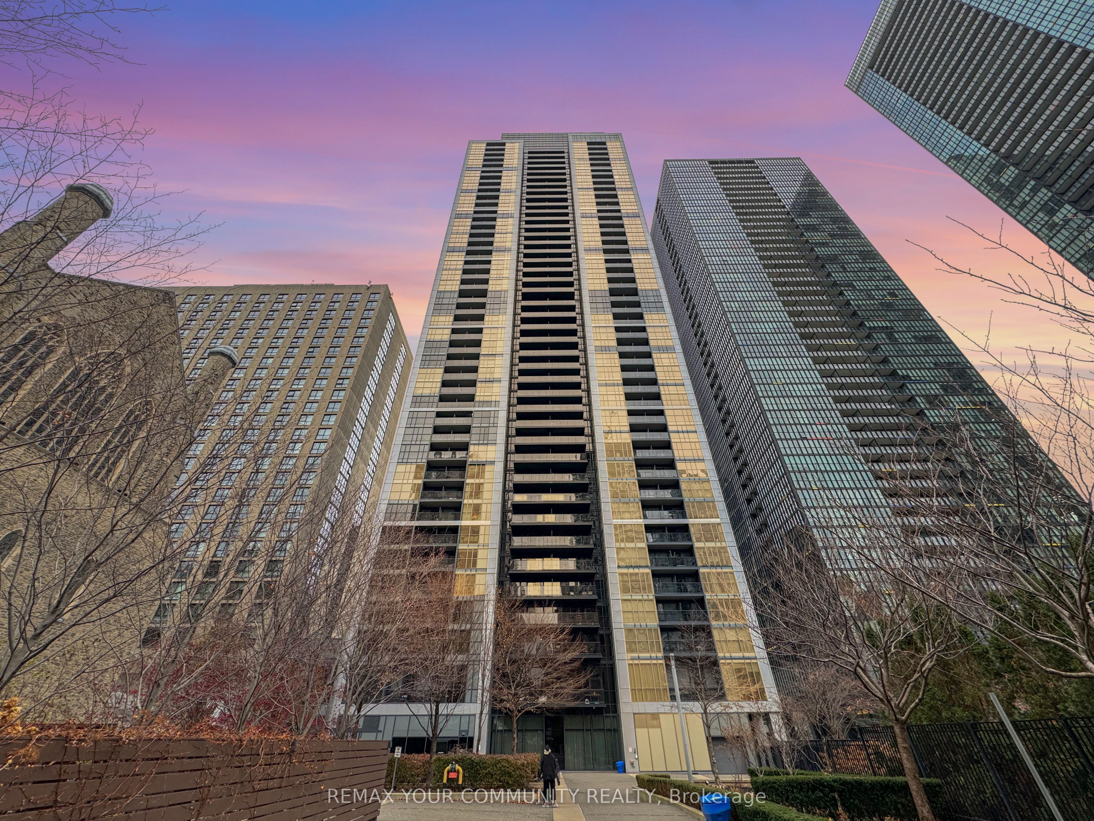 206-28 Ted Rogers Way, Toronto, ON, M4Y 2J4