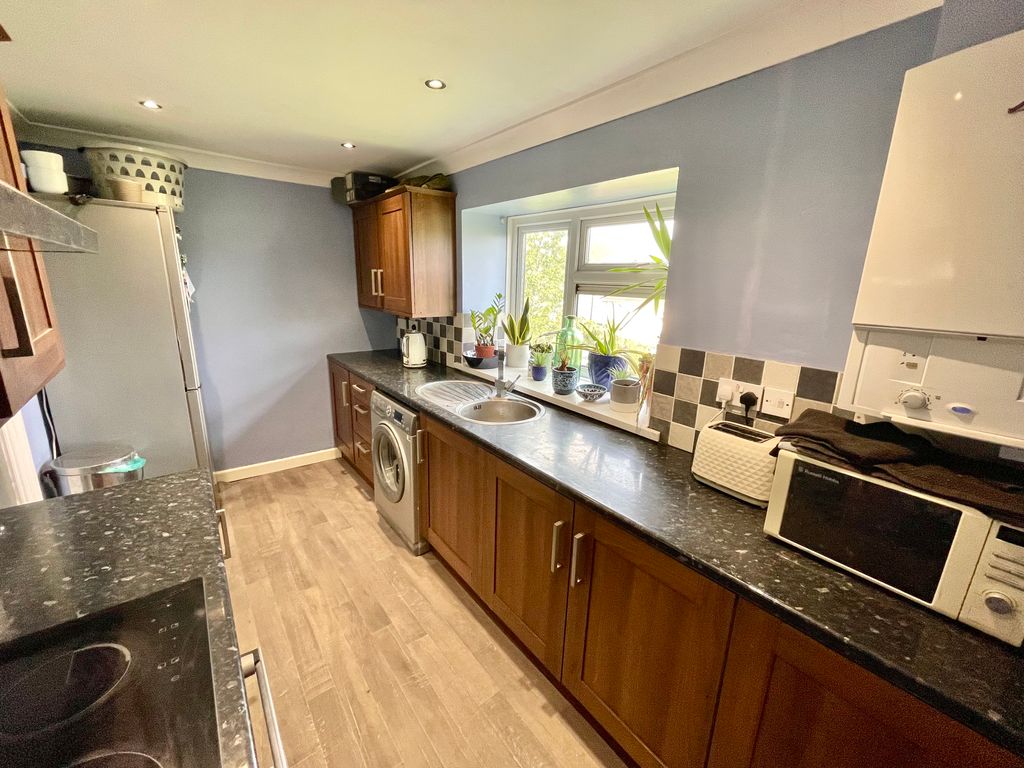 Additional image 5 of 2 bed flat for saleWestbourne Road, Cardiff CF14