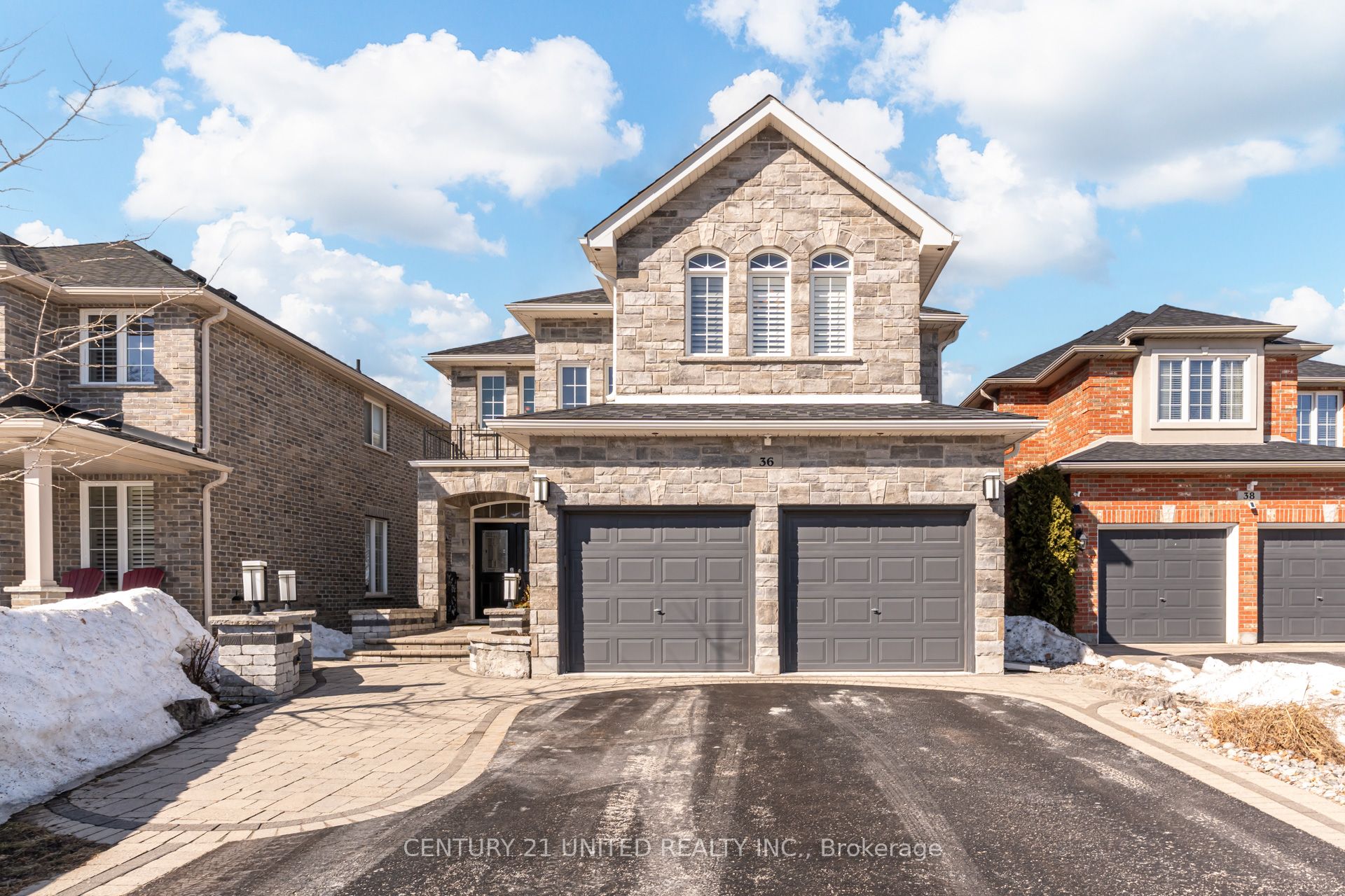 36 Auburn Court, Barrie, ON, L4N 6G9