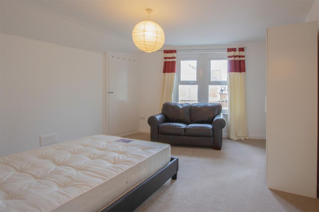 Additional image 5 of 2 bed flat for saleTaff Embankment, Grangetown, Cardiff CF11