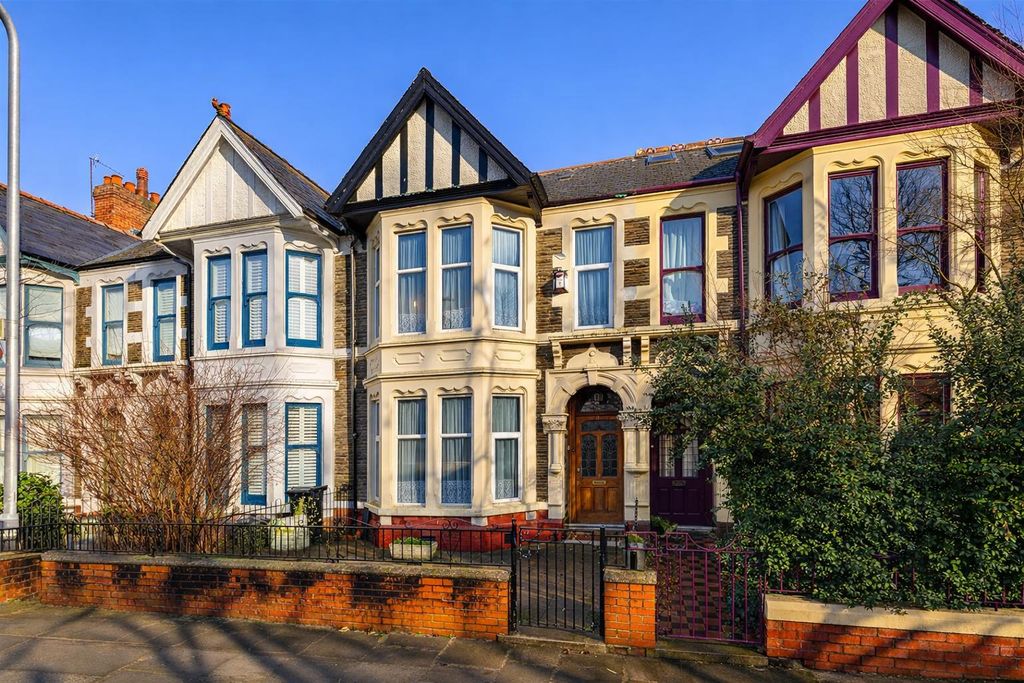 3 bed terraced house for saleRoath Court Road, Roath, Cardiff CF24