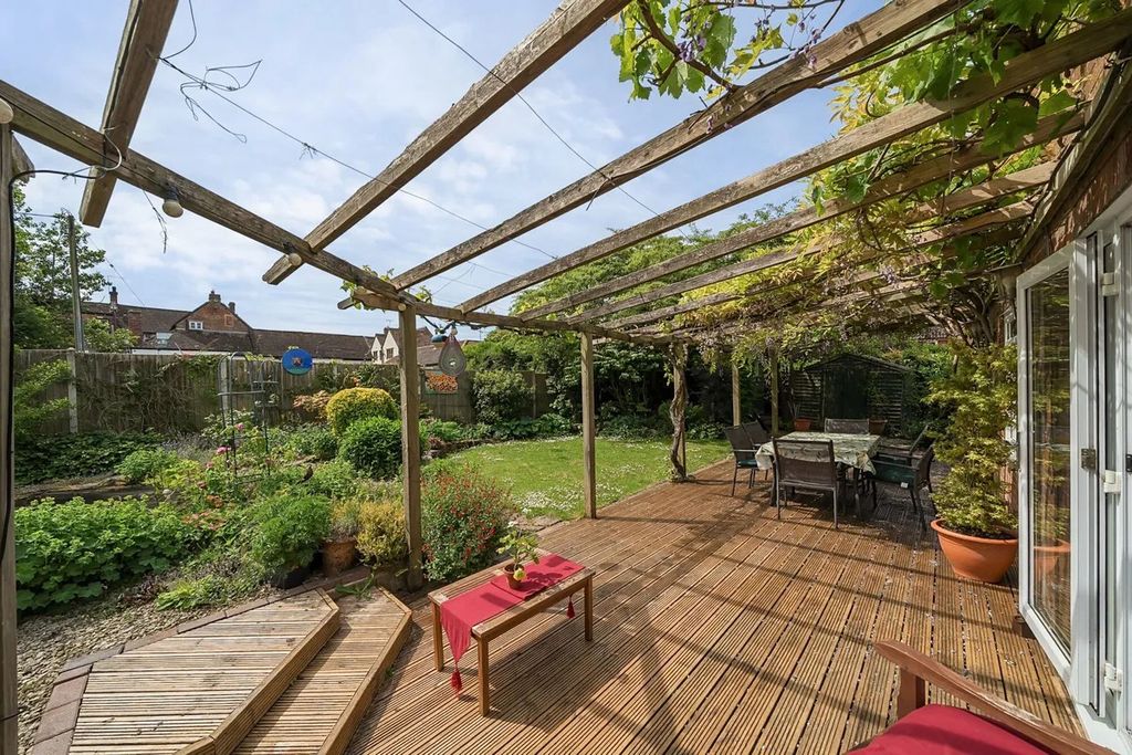 4 bed bungalow for saleMiddle Lane, Cherhill SN11