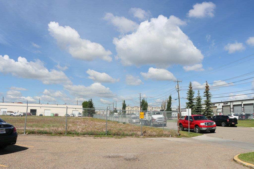 16813 113 Avenue NW, Edmonton, AB, T5M2X2 photo 4