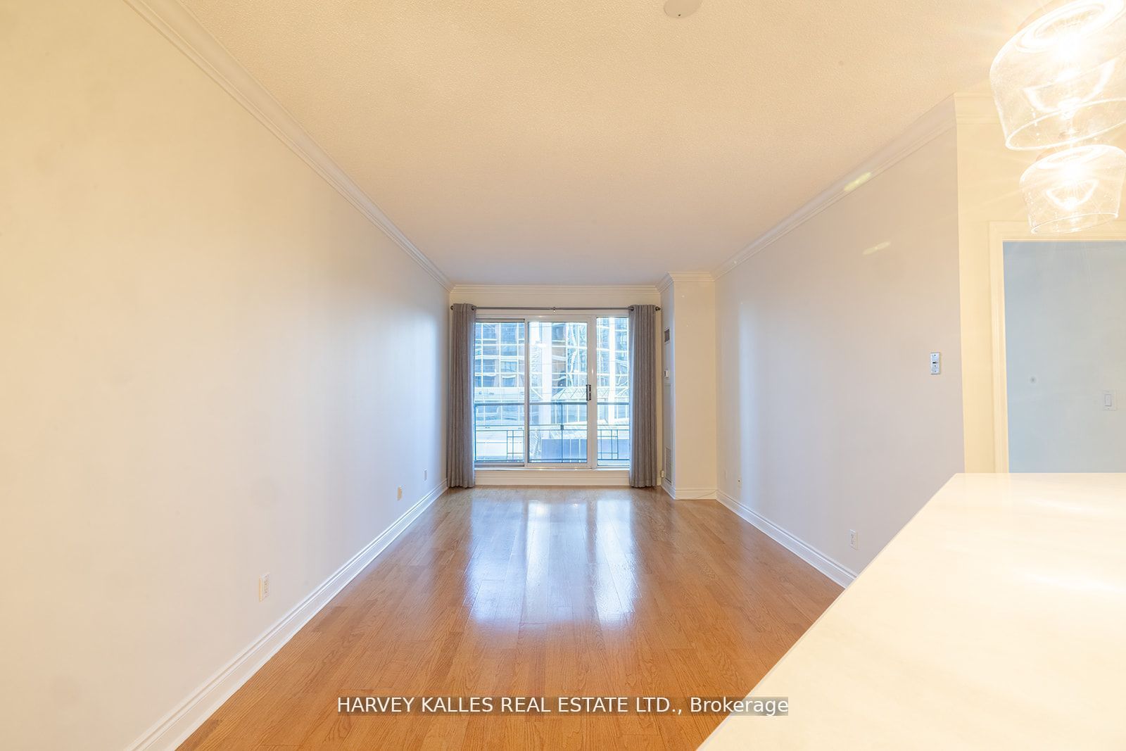 412-2 Aberfoyle Crescent, Toronto, ON, M8X 2Z8 photo 5