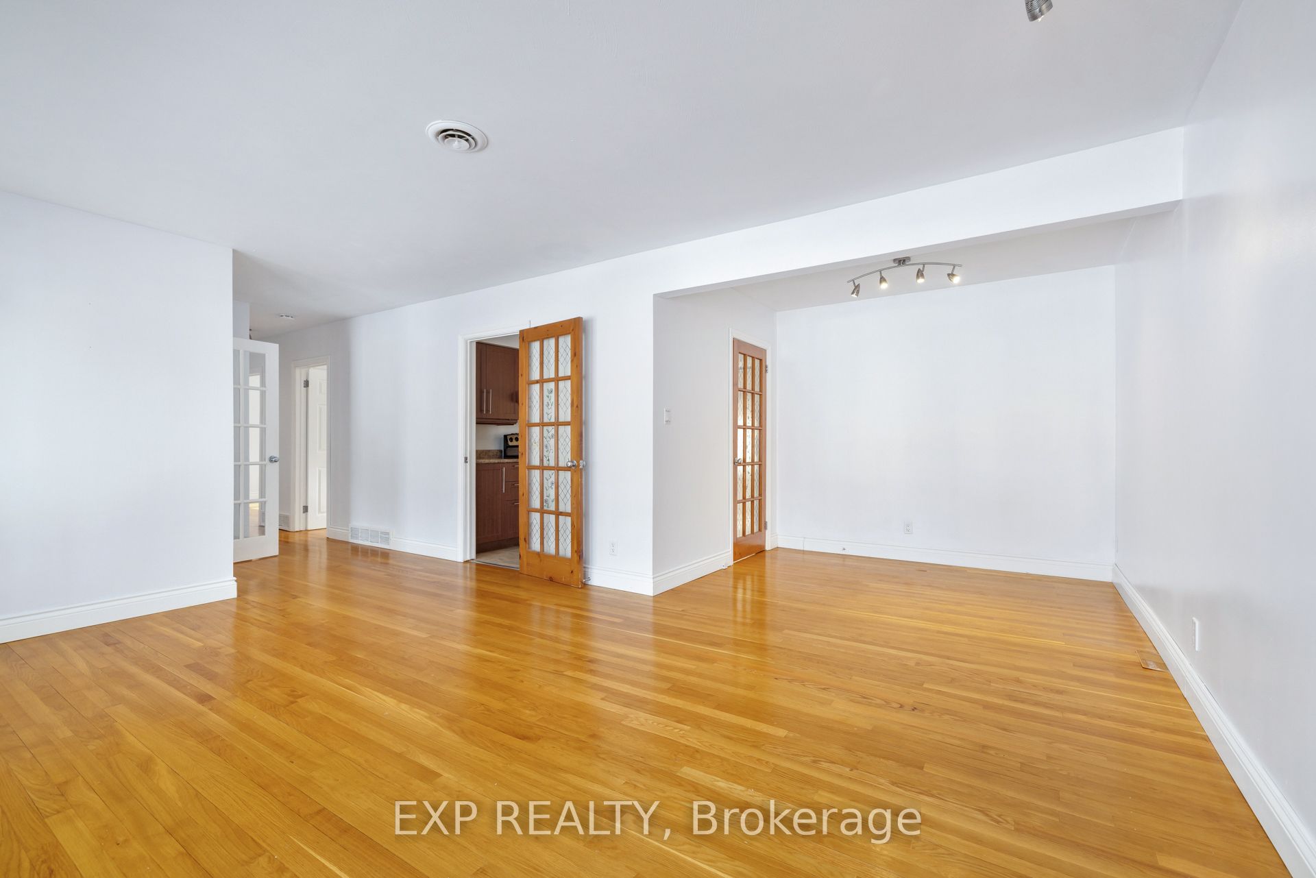 Additional image 6 of 888 Charleswood Avenue, Ottawa, ON, K1K 0W3