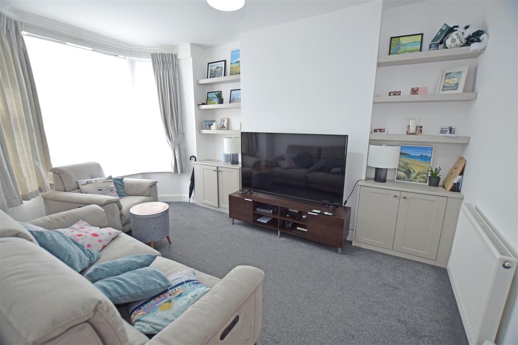 3 bed terraced house for saleHeathfield Road, Heath/Gabalfa, Cardiff CF14