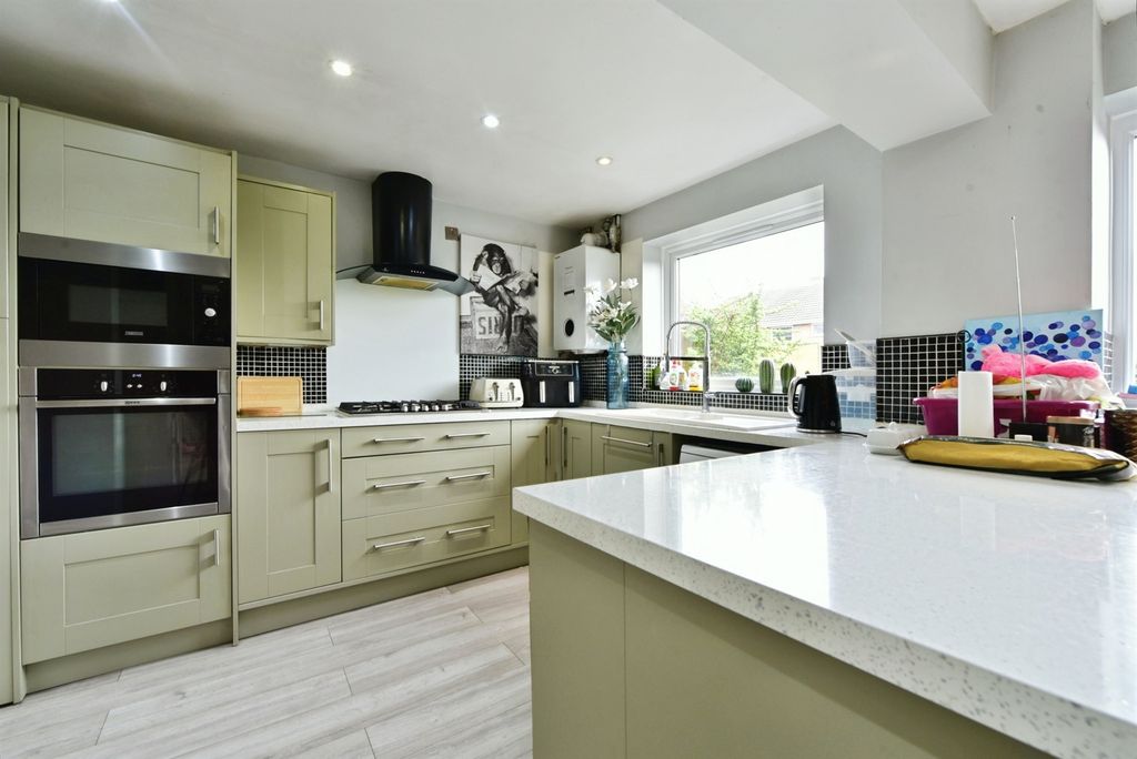 Additional image 3 of 4 bed semi-detached house for saleRobin Place, Aston, Sheffield S26