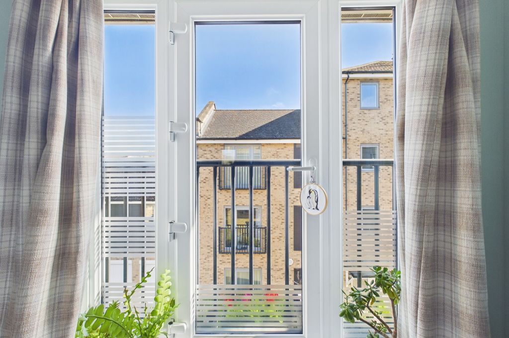 1 bed flat for saleGladeside, Cambridge CB4 photo 3